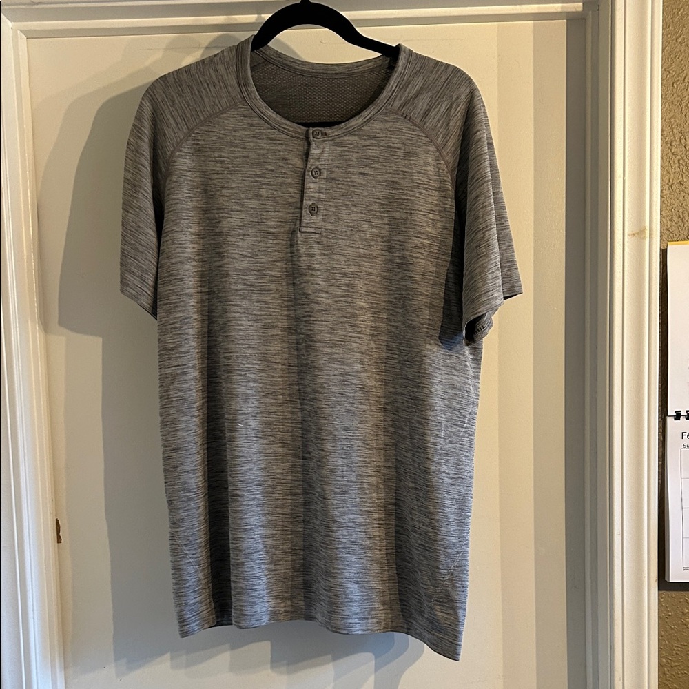 Lululemon men’s metal vent 2.0 in static grey